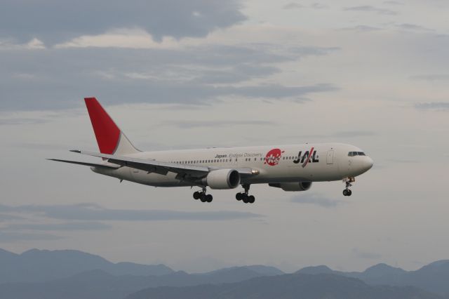 BOEING 767-300 (JA612J)