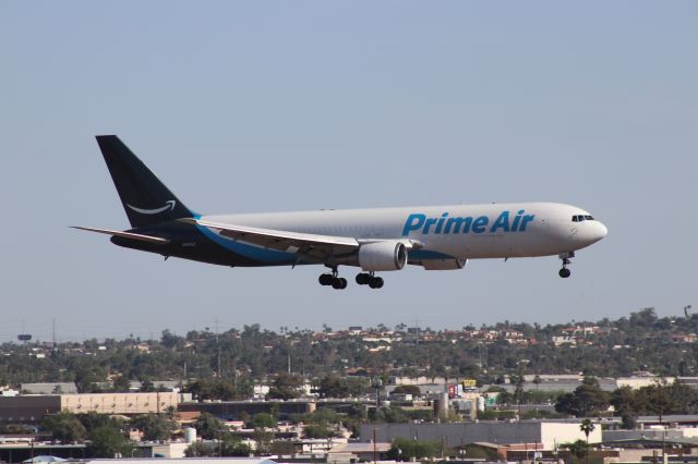 BOEING 767-300 (N347AZ)