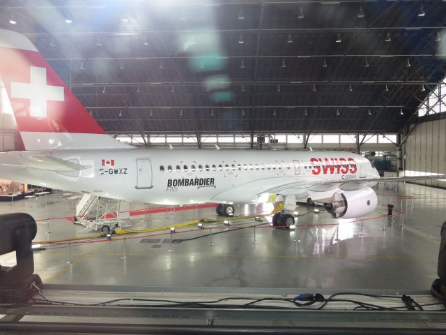 Bombardier CS100 (C-GWXZ)