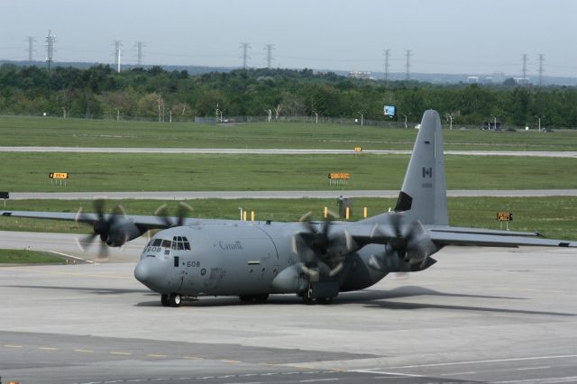 Lockheed C-130 Hercules (13-0608)