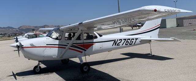 Cessna Skyhawk (N276GT) - Aerocademy's awesome Cessna 172SP on the flight line in San Luis Obispo