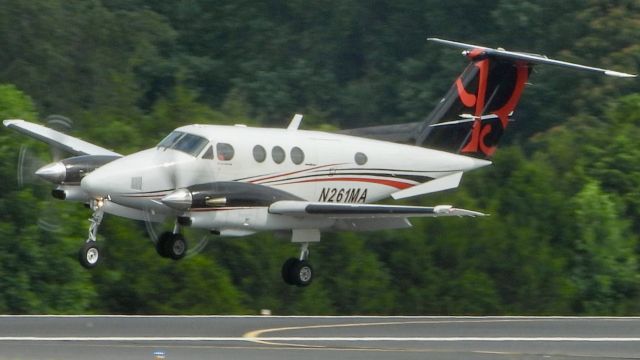 Beechcraft King Air F90 (N261MA)