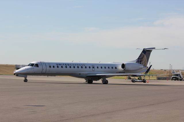 Embraer EMB-145XR (N14198) - Taxiing out for take off