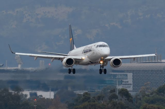 Embraer ERJ-190 (VH-A2B) - On short final for Rw 23, operating Alliance Airlines flight Unity9623 arriving from mining town, Moomba, Friday April 25, 2025.