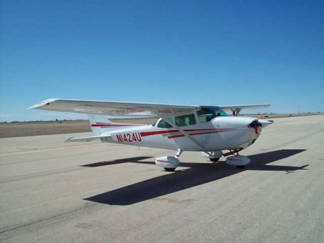 Cessna Skyhawk (N1424U)