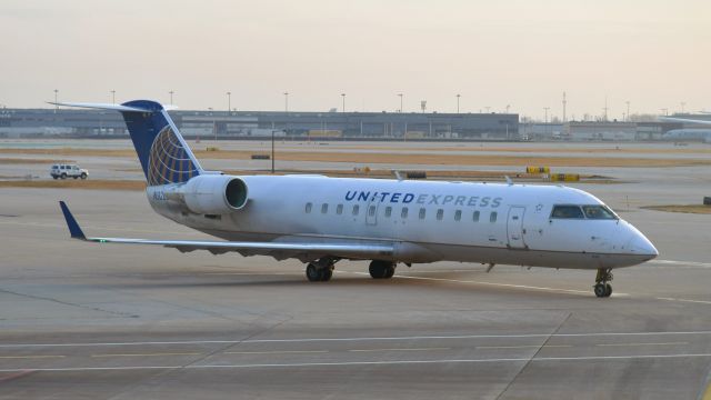 Canadair Regional Jet CRJ-200 (N926EV) - United Express Bombardier CRJ-200LR N926EV in Chicago 