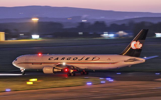 BOEING 767-300 (C-FDIJ) - cargojet b767-39h(er) c-fdij dep shannon 22/10/18.