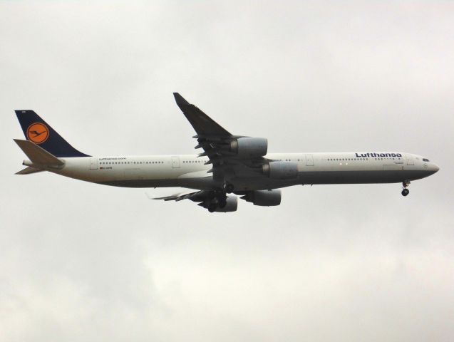 Airbus A340-600 (D-AIHN)