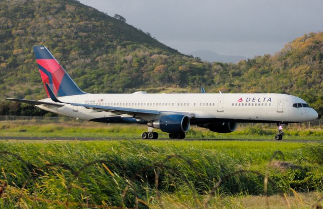 Boeing 757-200 (N553NW)