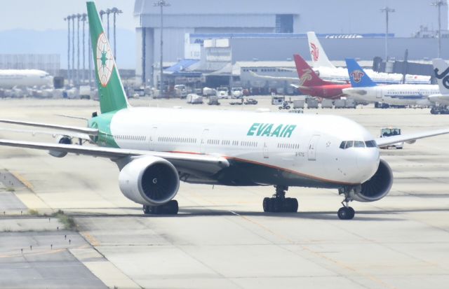 BOEING 777-300ER (B-16712)