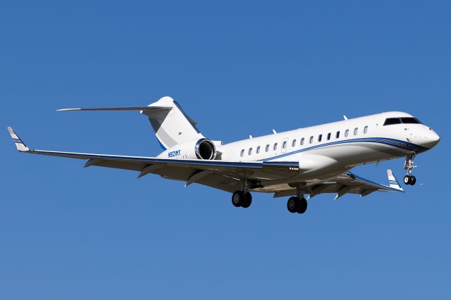 Bombardier Global Express (N921MT)