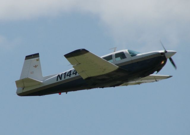 Mooney M-20 (N144BY) - Off of runway 23 at the Shreveport Downtown airport.