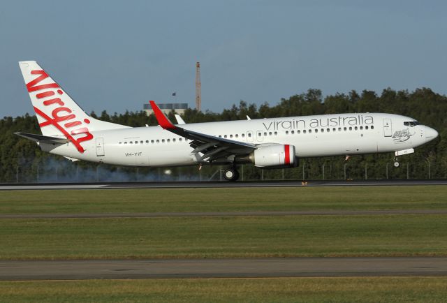 Boeing 737-800 (VH-YIF)