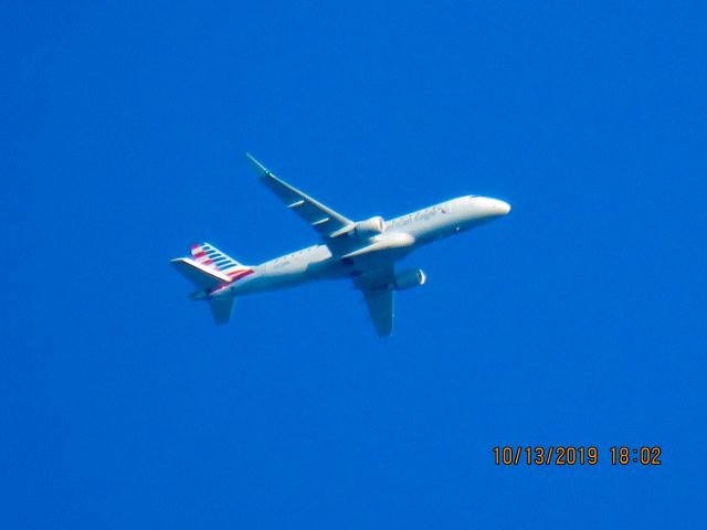 Embraer 175 (N236NN)