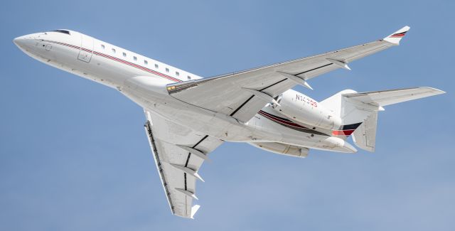 Bombardier Global Express (N143QS)