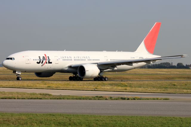 Boeing 777-200 (JA709J)