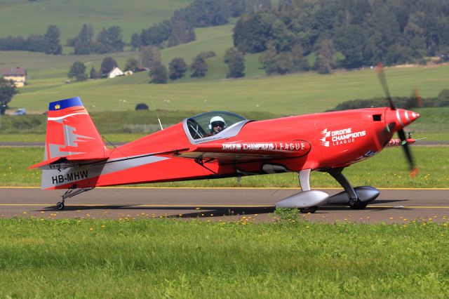 EXTRA EA-300 (HB-MHW)