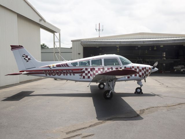 Beechcraft Sundowner (N8017R) - Very interesting paint job.