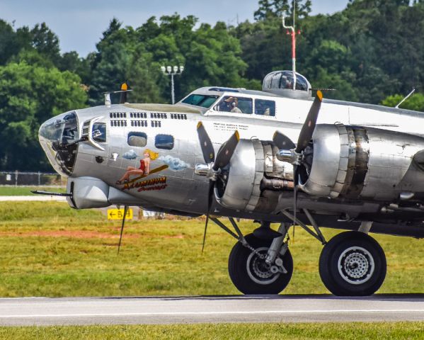 Boeing B-17 Flying Fortress (N5017N)