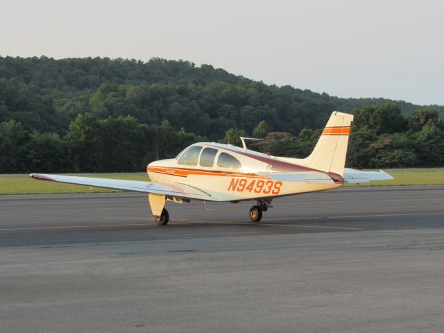 Beechcraft Bonanza (33) (N9493S)