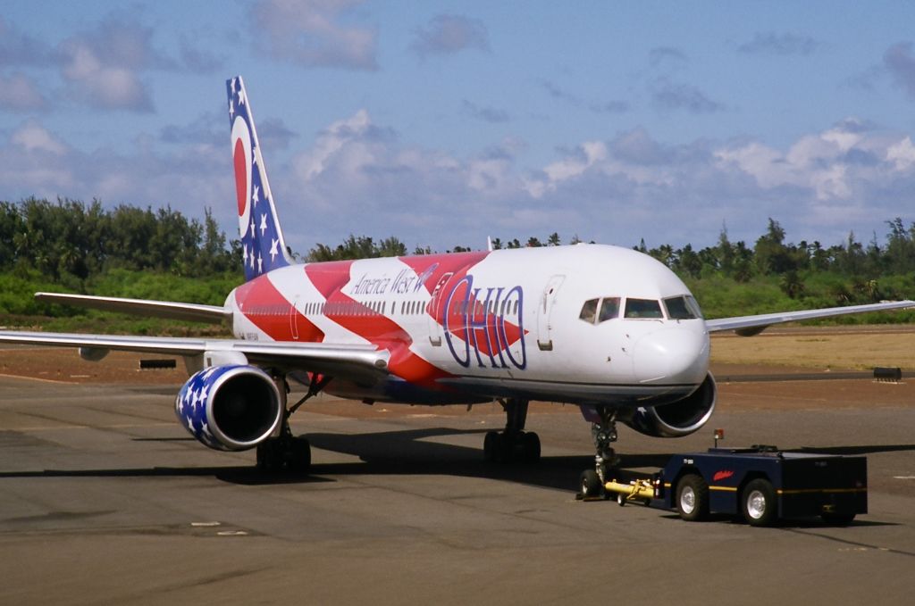 Boeing 757-200 (N905AW)