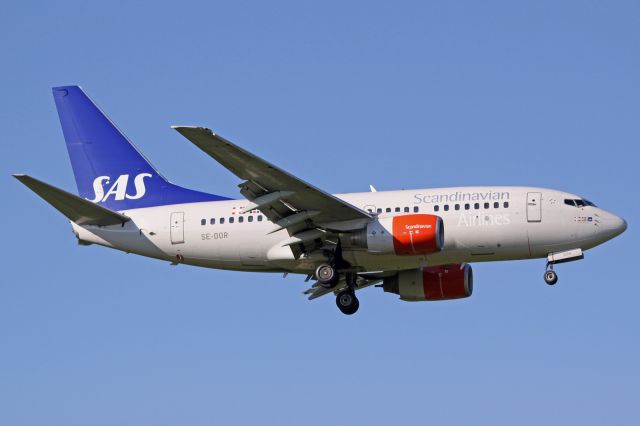 BOEING 737-600 (SE-DOR)
