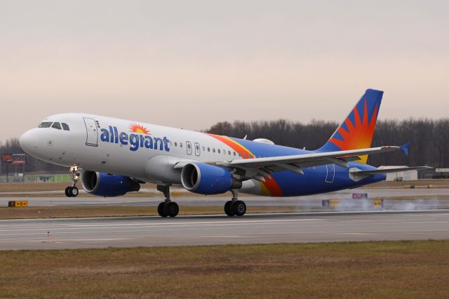 Airbus A320 (N292NV) - AAY1651 arriving from Punta Gorda – KPGD on 28 Dec 2021.