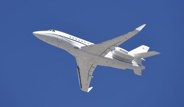 Dassault Falcon 2000 (N552GR) - Departing LAX