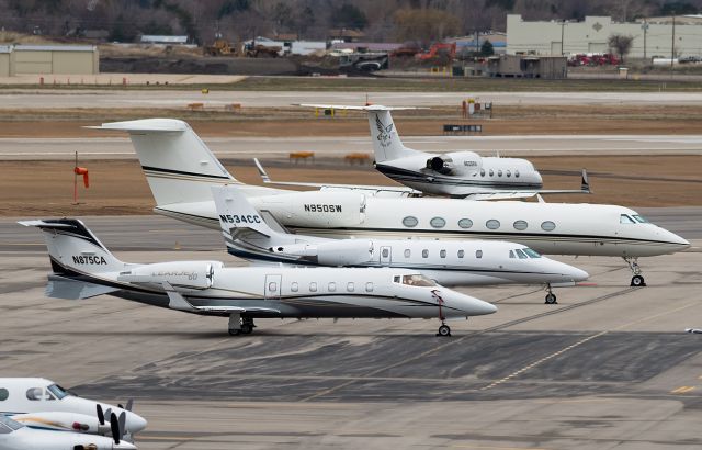 Learjet 60 (N875CA) - following the Lear60, is a Citation XLS, Safeways Gulfstream G450 and RideAids Gulfstream GIV taxing for departure.  Full Quality Photo: a rel=nofollow href=http://www.airliners.net/photo/Learjet-60/2592907/L/&sid=d53d5208989048c974dd62a1005d9717http://www.airliners.net/photo/Learjet-60/2592907/L/&sid=d53d5208989048c974dd62a1005d9717/a