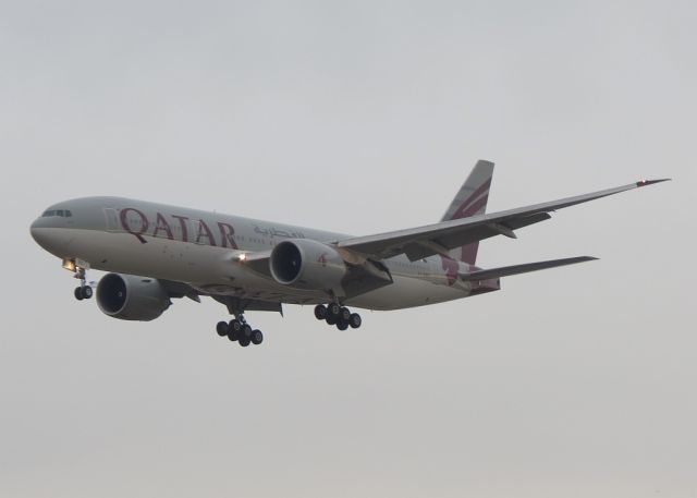BOEING 777-200LR (A7-BBD) - The first revenue flight for Qatar in to PHL