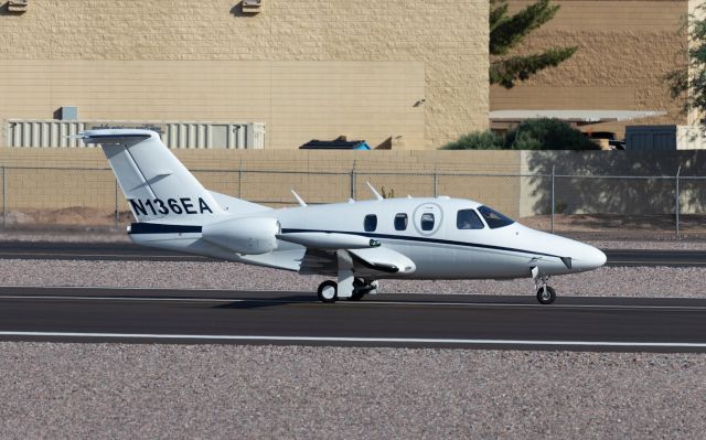 Eclipse 500 (N136EA)