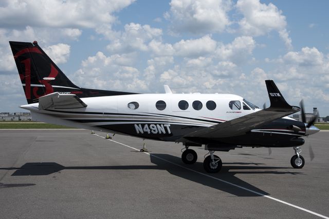 Beechcraft King Air 90 (N49NT)