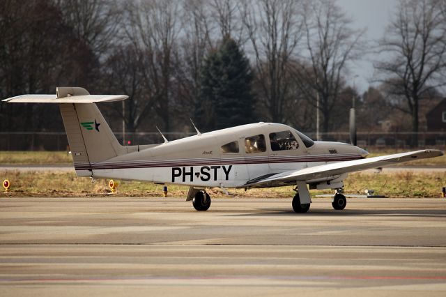 Piper Arrow 4 (PH-STY)