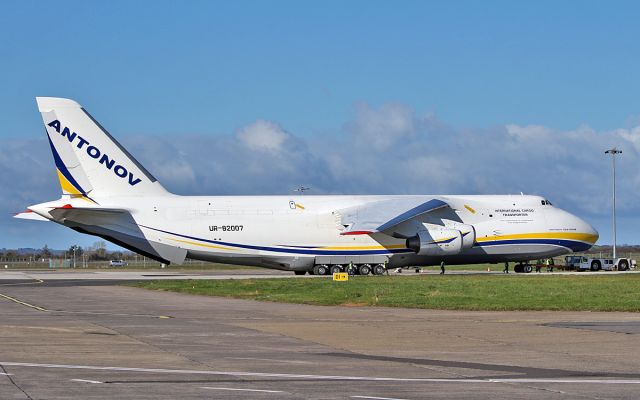 Antonov An-124 Ruslan (UR-82007) - adb an-124-100m ur-82007 at shannon 27/10/18.