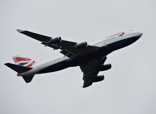 Boeing 747-400 (G-CIVS) - Minutes prior to landing, fall 2019.