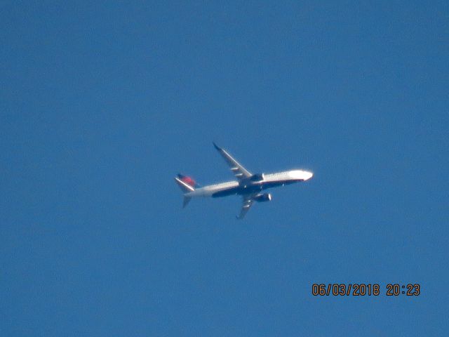 Boeing 737-800 (N3757D)