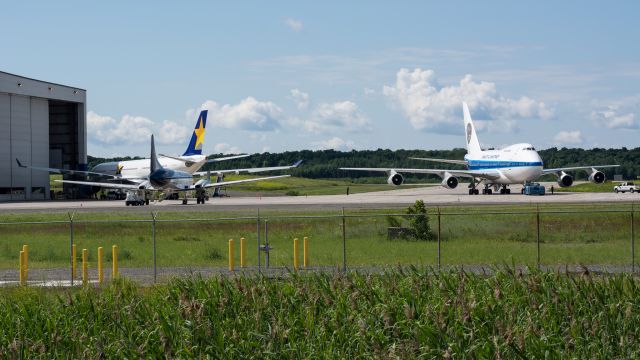 BOEING 747SP (PWC743)