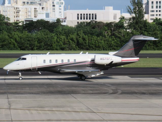 Bombardier Challenger 300 (N575FX)