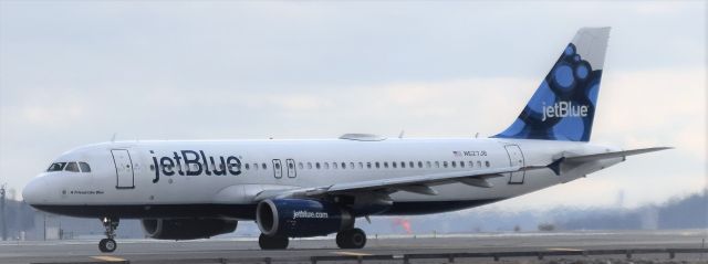 Airbus A320 (N627JB)