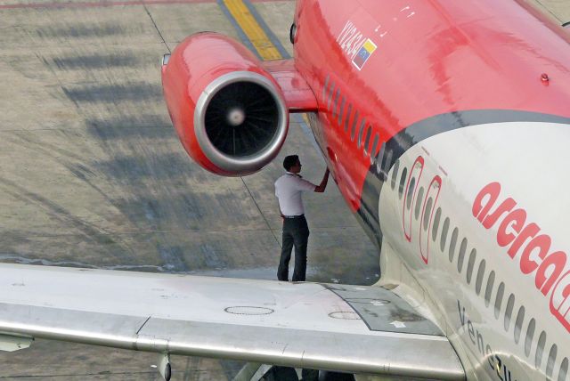 Douglas DC-9-10 (YV-2434) - F/O walkaround.