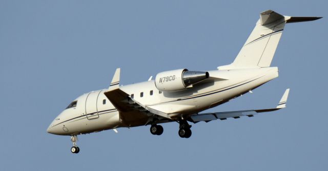 Canadair Challenger (N79CG) - On short final is this 2004 Bombardier Canadair Challenger 604 in the  Winter of 2022.