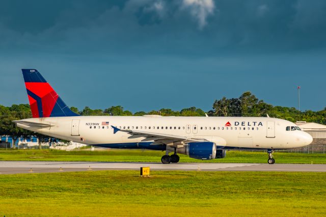 Airbus A320 (N331NW)