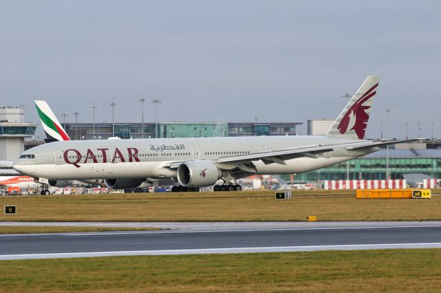 BOEING 777-300ER (A7-BAH) - QTR27 arriving from Doha with the B77W replacing the usual A359 for the winter holidayseason.