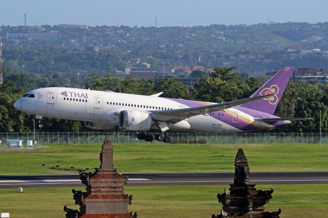 Boeing 787-8 (HS-TQE)