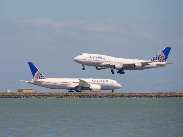 Boeing 787-8 (N30913) - Following company