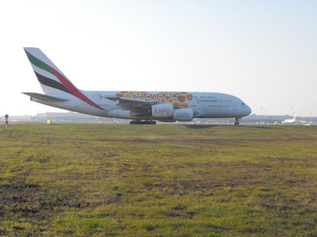 Airbus A380-800 (A6-EOU)