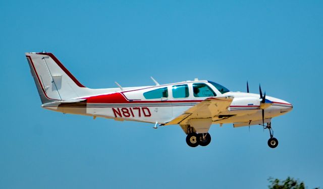 Beechcraft 55 Baron (N817D) - N817D 1975 Beech E-55 Baron  s/n TE-1043 - North Las Vegas Airport (IATA: VGT, ICAO: KVGT, FAA LID: VGT)br /Photo: Tomás Del Corobr /July 6, 2016