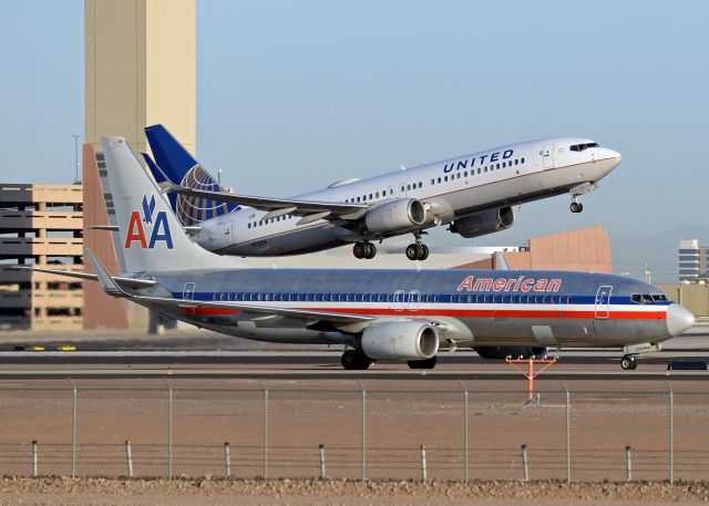 Boeing 737-800 (N979AN)