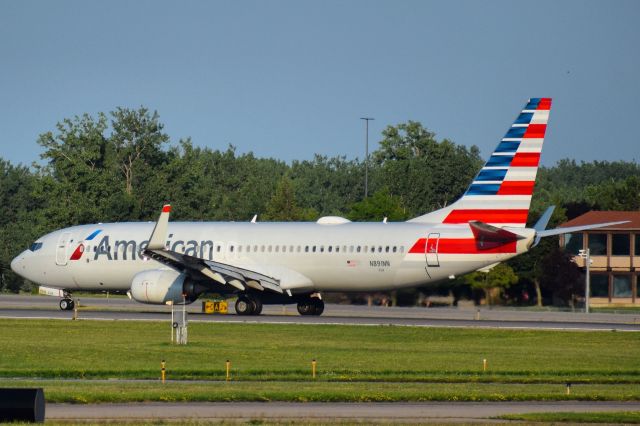 Boeing 737-800 (N891NN) - Delivered to American Airlines May 2012br /Configured 16 FC / 48 MCE / 90 MCbr /Photo Taken August 7th 2020