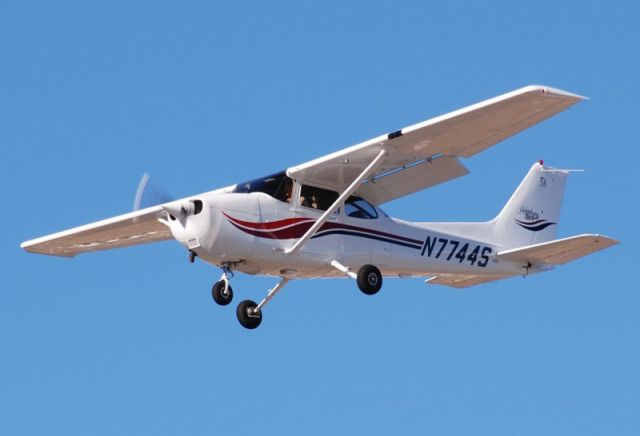 Cessna Skyhawk (N7744S)